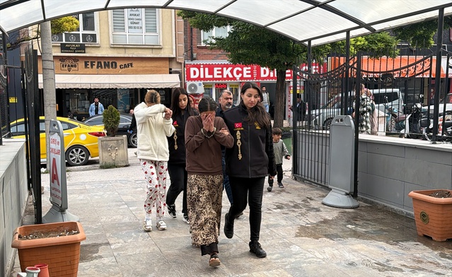 Eskişehir'de 2 evden hırsızlık iddiasıyla tutuklanan 2 şüphelide 168 bin lira bulundu