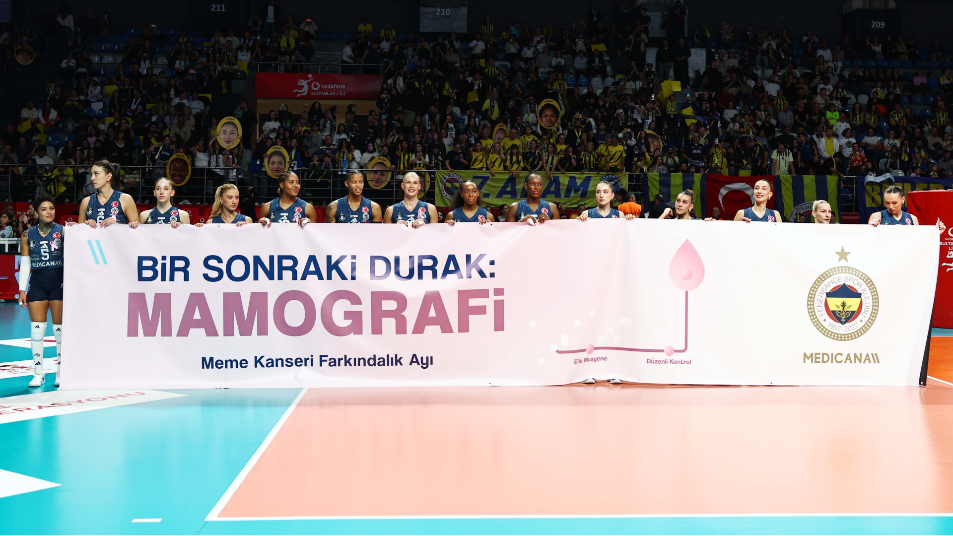 Fenerbahçeli voleybolculardan meme kanserinde erken tanı çağrısı