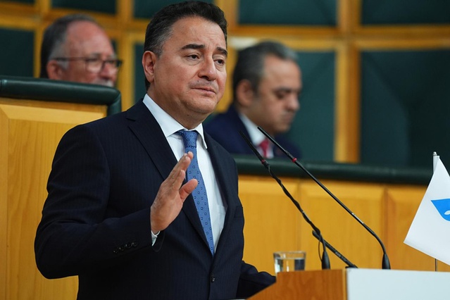 Babacan: Vurgunun faturası 150 milyar doları aştı, erime sürüyor