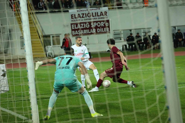 Elazığspor, Nesine 2. Lig'de Isparta 32 Spor'u deplasmanda 4-3 mağlup etti