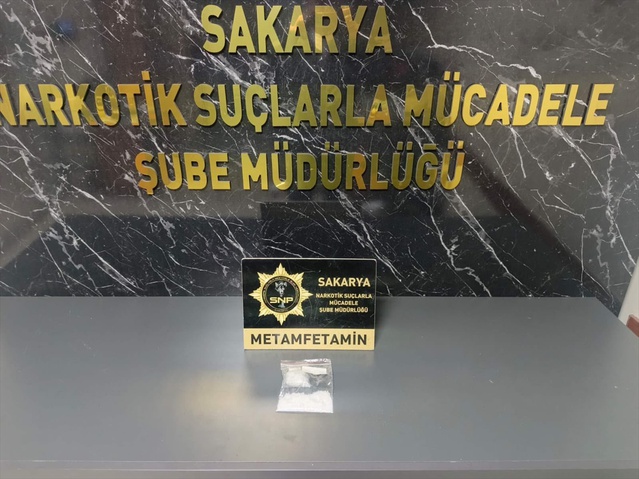 Sakarya'da uyuşturucu operasyonunda 25,68 gram ele geçirildi, 2 şüpheli tutuklandı