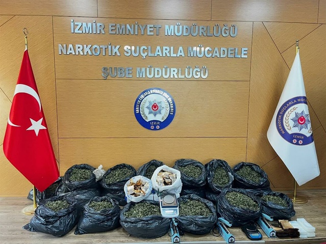 İzmir ve Muğla operasyonunda 63 kilo 25 gram skunk ele geçirildi, 7 kişi tutuklandı
