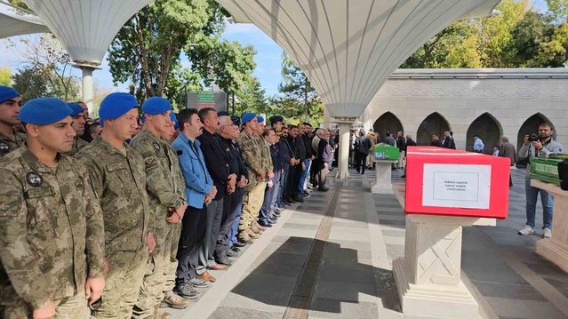 Kayseri'de hayatını kaybeden 73 yaşındaki Kıbrıs gazisi askeri törenle uğurlandı