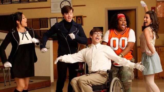Glee geri dönüyor: Efsane müzikal dizi Disney+ ve Hulu'da yeniden çekilecek