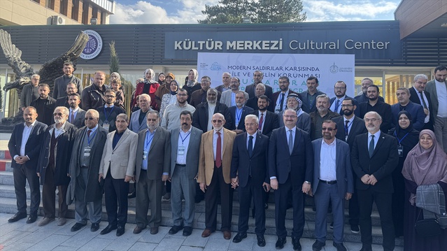 Erzurum'da 9 ülkeden katılımlı aile sempozyumu sonuç bildirileriyle tamamlandı