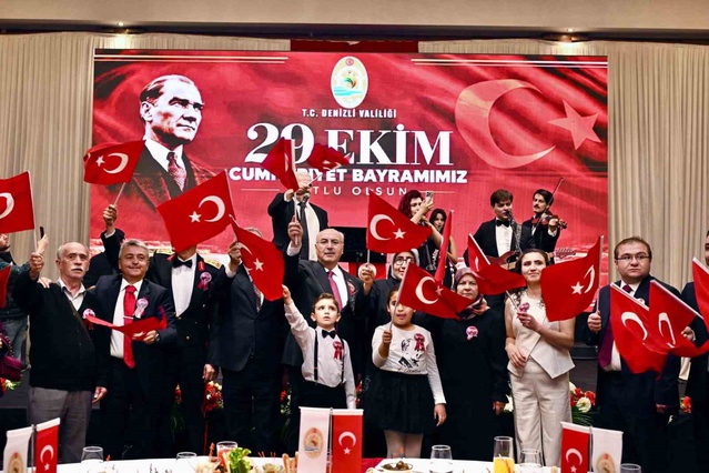 Vali Köşger; "İstikbalde daha iddialı bir Türkiye hedefiyle yürüyeceğiz"