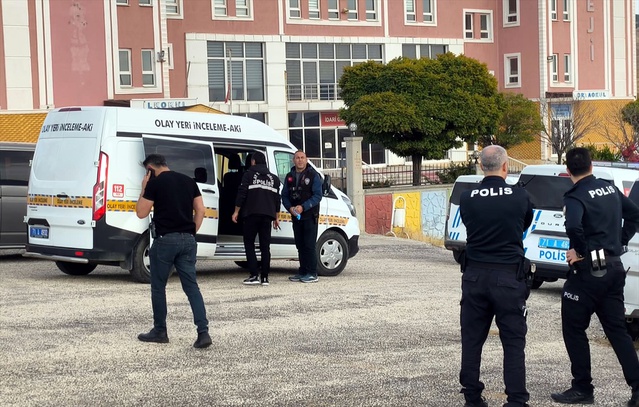 Kırıkkale Ahılı'da elektrik direğine çıkan 66 yaşındaki kişi akıma kapılarak öldü