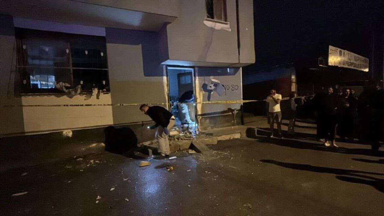 Adana'da 5 kişinin bulunduğu eve bombalı saldırı