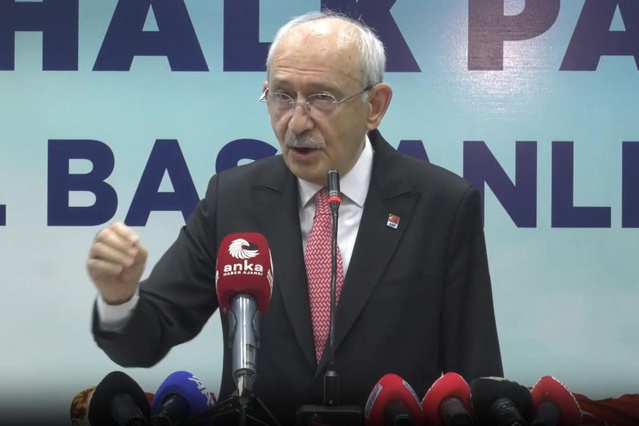 Kılıçdaroğlu'ndan törene damga vuran özeleştiri: Yerimizde krallar gibi oturup...