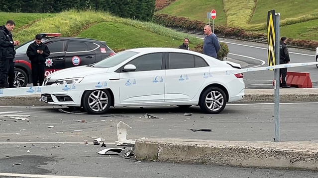 Eyüpsultan'da kontrolden çıkan hafriyat kamyonu İSKİ bahçesine düştü, 2 yaralı