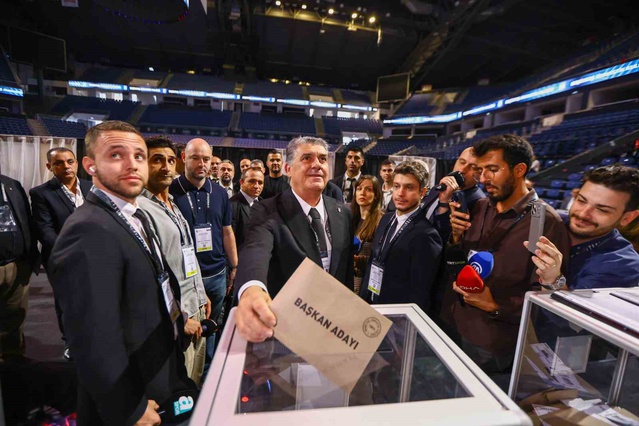 Beşiktaş'ta olağanüstü seçimde oy verme 17.00'de son buldu, oy sayımı başladı
