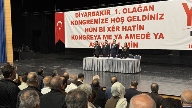 Yeni Parti'nin Diyarbakır 1. İl Kongresi'nde başkanlığa Mehmet Berk getirildi