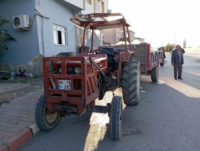 Tokat’ta otobüs ile traktör çarpıştı: 1 yaralı