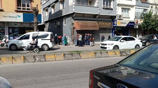Gaziantep'te kuyumcuya biber gazı sıkan 3 şüpheli 850 gram altınla kaçtı