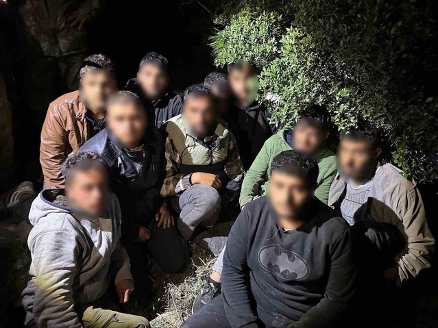Hatay'da Jandarma ve MİT'in İHA destekli operasyonunda 11 düzensiz göçmen yakalandı