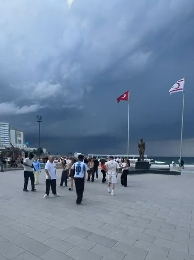 DHA haberiyle ünlenen 'Salla Dansı', bu kez KKTC Girne'de gençlerce yapıldı