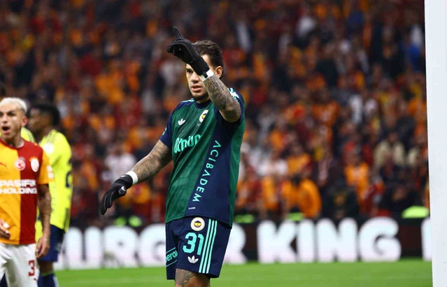 Fenerbahçe deplasmanda Galatasaray'a 2-1 yenildi, 4 maç sonra kalesinde gol gördü