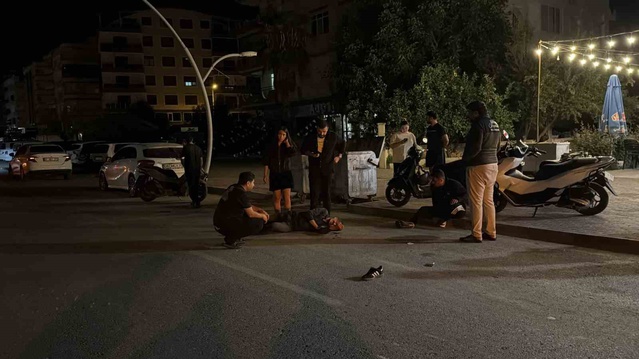Antalya Gazipaşa'da alkollü motosiklet sürücüsü otomobile çarptı, 2 kişi yaralandı