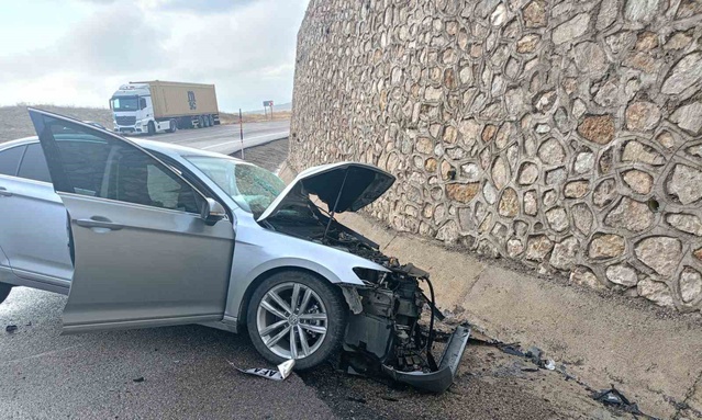 Erzurum Aşkale'de Kop Dağı'nda zincirleme kazada 5 kişi yaralandı.