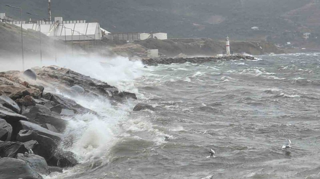 Balıkesir'in kuzey ilçelerinde sağanak sonrası Bandırma'da yağış 47,8 oldu