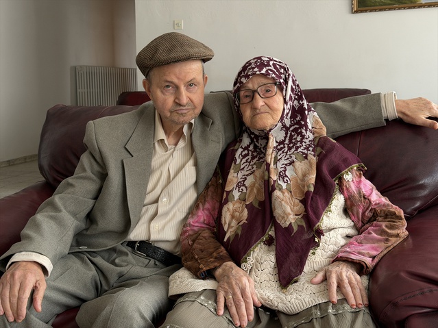 Edirne Huzurevi'ndeki 95 yaşındaki Sabriye Pehlivan, 70 yaşındaki oğluyla buluştu