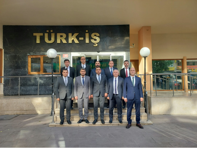 Haber-İş, Türk Telekom'da yüzlerce işçinin baskıyla ayrılmaya zorlandığını öne sürdü