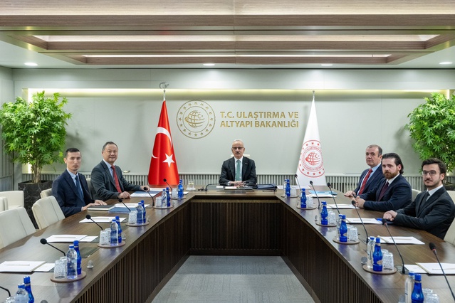 Bakan Uraloğlu, Kırgızistan'ın Ankara Büyükelçisi Kazakbaev'i bakanlıkta ağırladı