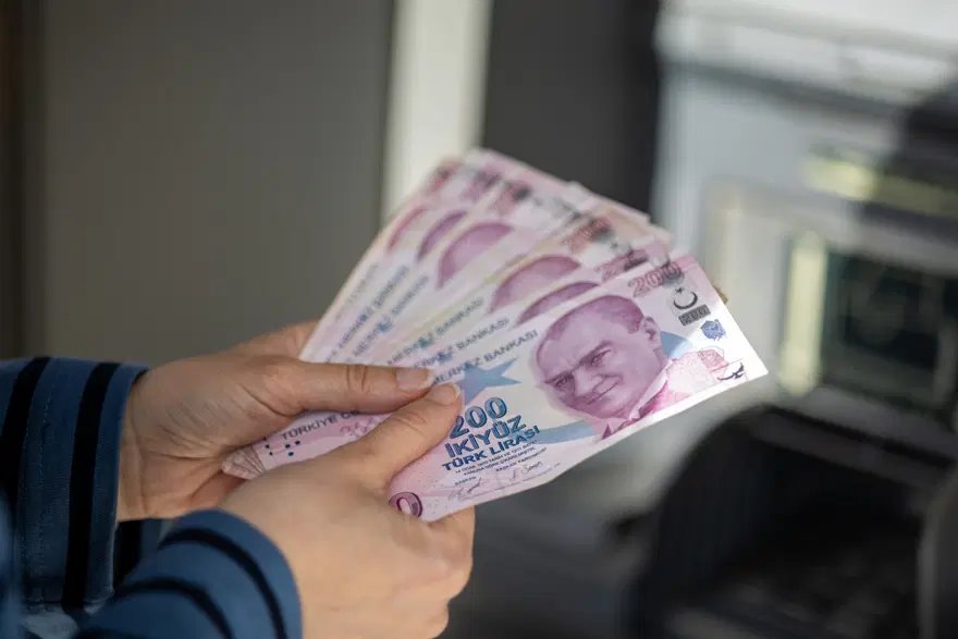 Emeklilere ekim ayı fırsatı. Maaşını taşıyana 35 bin TL'ye varan nakit, anında hesaba yatıyor