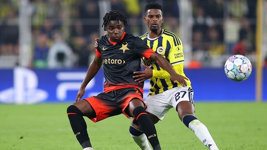 Fenerbahçe, galibiyeti son dakikada kaçırdı