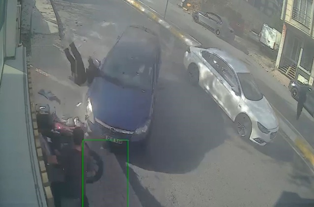 Esenyurt'ta aynı hafta 2 kaza oldu, 2 kişi ağır yaralandı, esnaf tümsek istiyor
