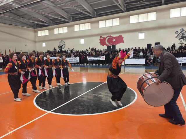 Solhan'da 29 Ekim ve Cumhuriyet'in 103. yılı Kaymakam Ayaz'ın katılımıyla kutlandı