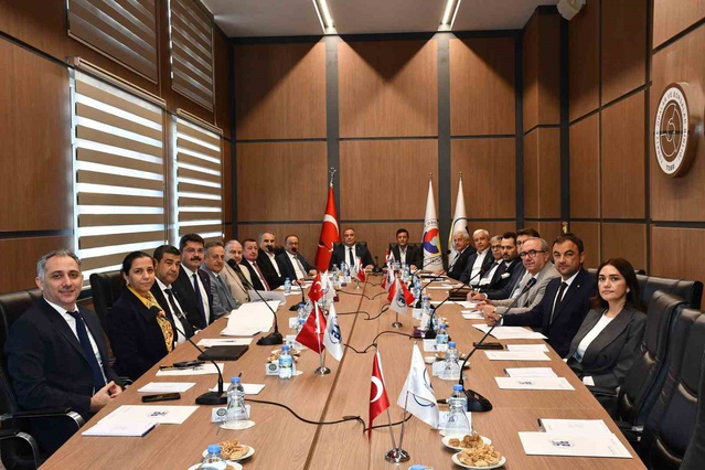 Aydın Ticaret Borsası ile EZZİB, zeytinyağı ihracatını artıracak projeleri görüştü