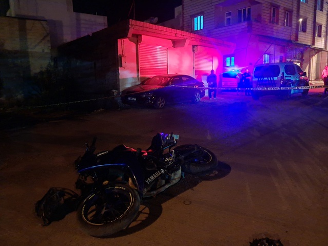 Kilis'te iddiaya göre rögar kapağına çarpan motosiklet sürücüsü ağır yaralandı