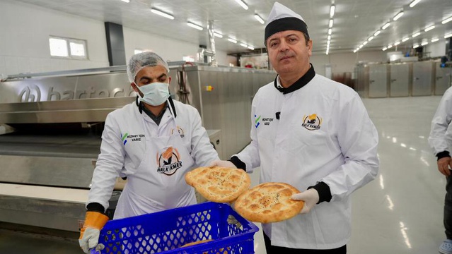 Adıyaman Belediyesi 20 Halk Ekmek büfesinin kış dönemi çalışma saatlerini değiştirdi