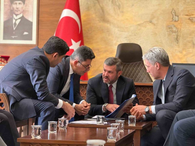 Bakan Yardımcısı Boyraz, Karabük Belediye Başkanı Çetinkaya ile ulaşımı görüştü
