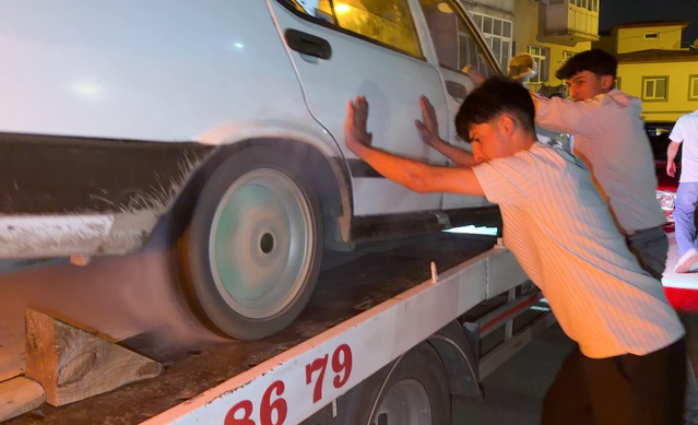 Erzurum'da damat adayı, meşaleli ve havai fişekli kız isteme konvoyu için özür diledi