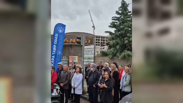 Hastanemi Açın Platformu, Ankara Onkoloji'nin devrini hastane önünde protesto etti