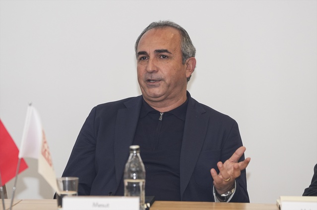 Yayıncılar Rami Kütüphanesi'nde kültür sanat yayıncılığını ve yapay zekayı tartıştı