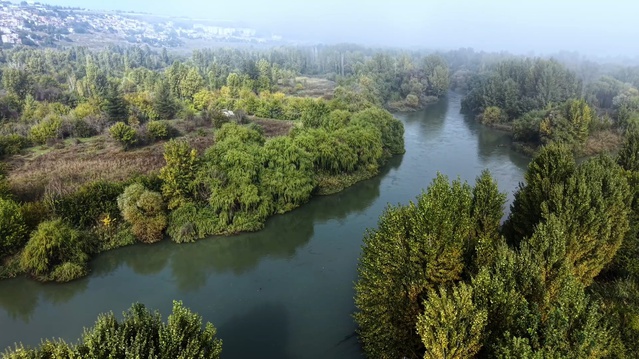 Diyarbakır'da Hevsel Bahçeleri sonbahar renklerine büründü, dronla görüntülendi