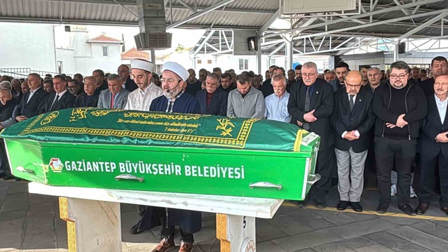 Gaziantep'te 61 yaşındaki spor gazetecisi Kenan Yücel için cenaze namazı kılındı
