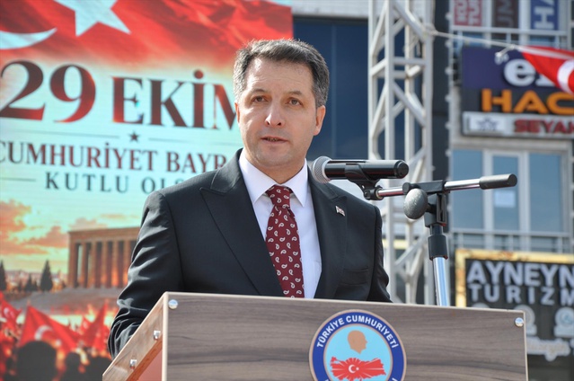 Yozgat Sorgun'da Cumhuriyet'in 103. yıl dönümü Şakir Efendi Meydanı'nda kutlandı