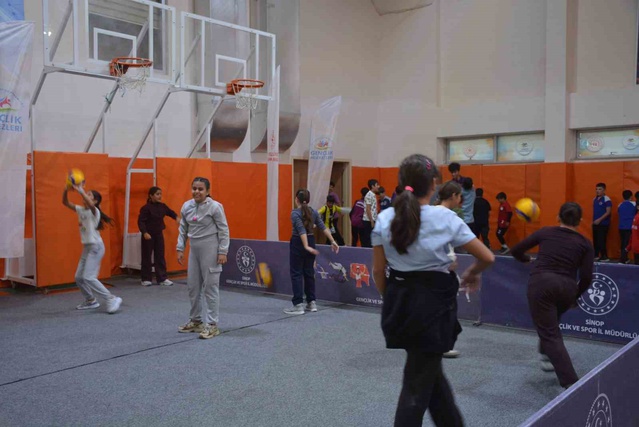 Sinop'ta bin 500 çocuğa ulaşan spor, sanat ve müzik çalışmaları değerlendirildi