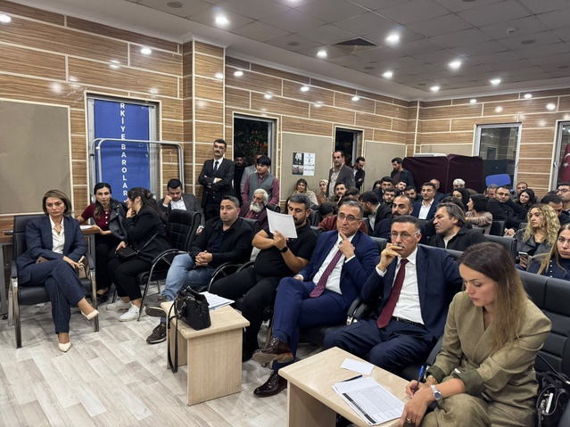 Iğdır Barosu'nda Ahmet Tutulmaz 76 oyla yeniden başkan seçildi