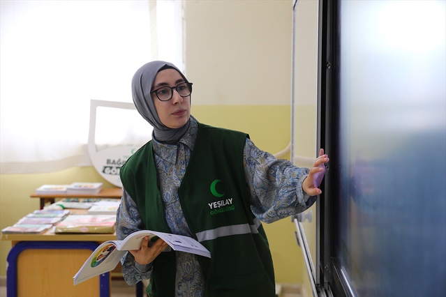 Hatay'da Yeşilay 1000 civarı rehber öğretmene bağımlılık eğitimi verecek