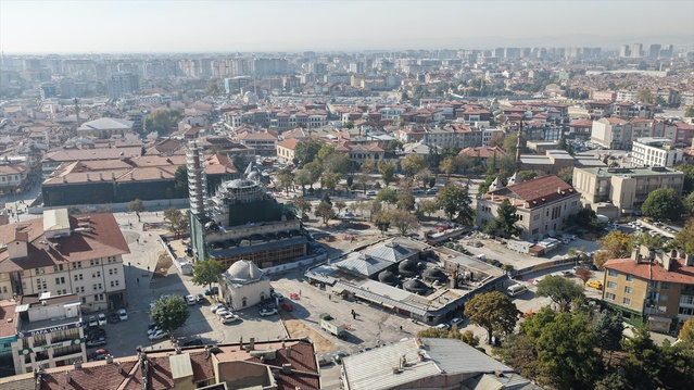 Konya'da Mevlana Caddesi düzenlemesi Şeb-i Arus Haftası'na yetiştirilmek isteniyor