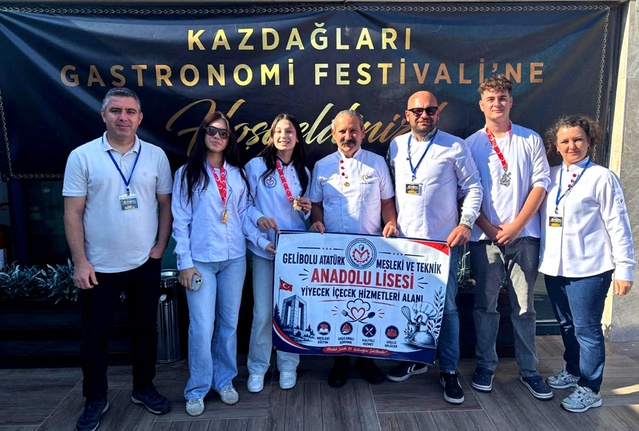 Gelibolu Atatürk MTAL GastroTakımı Edremit'te 2'si altın 5 madalya kazandı