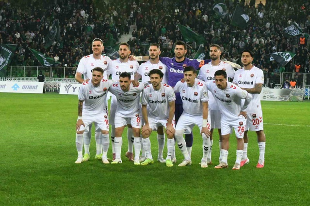 Erzincanspor, deplasmanda Sakaryaspor'u 3-1 yenerek 8. haftayı üç puanla kapattı