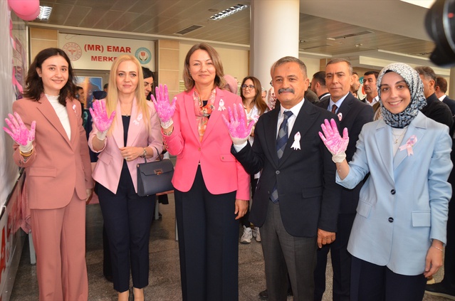 Muş Devlet Hastanesi'nde meme kanseri konferansında erken tanının önemi vurgulandı