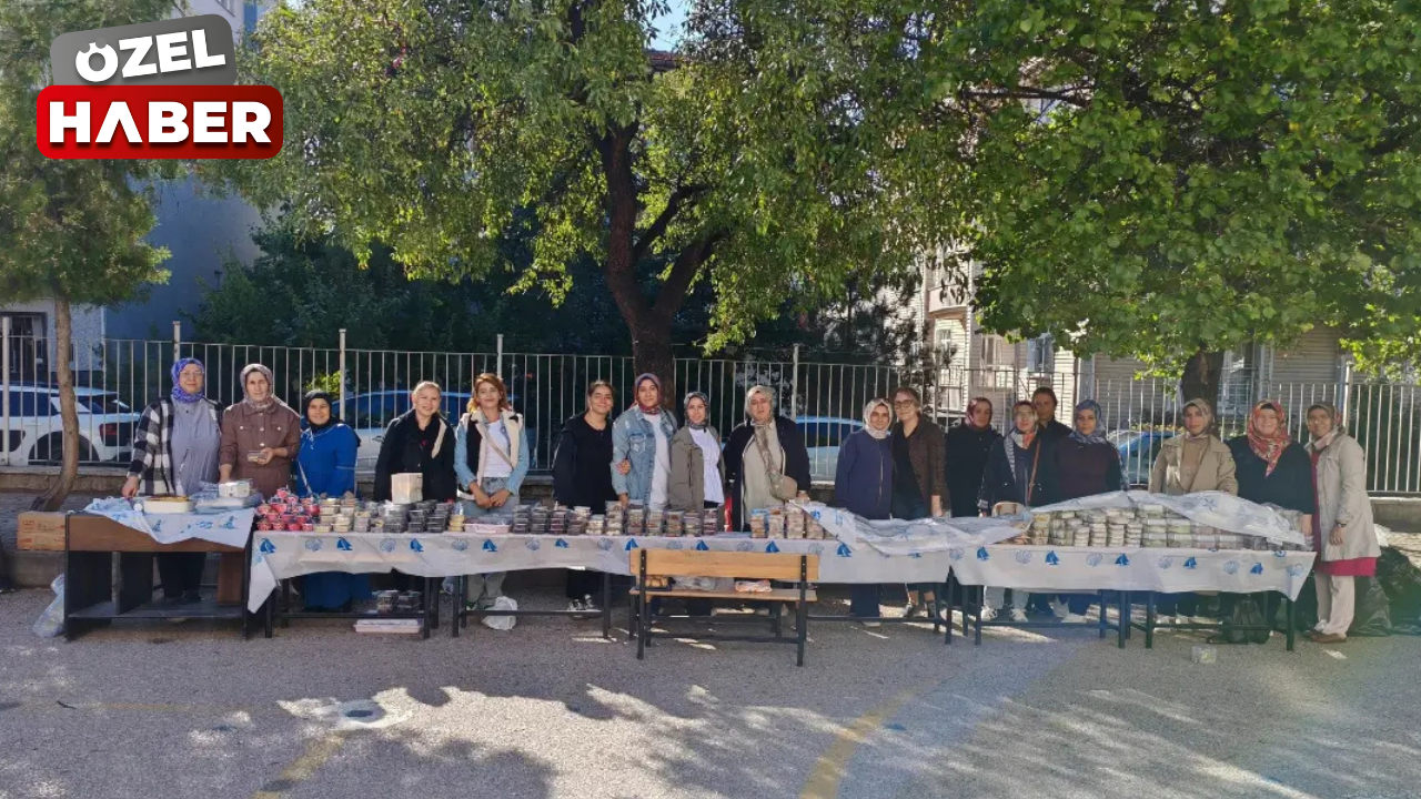 Polatlı’da öğretmen, veli ve öğrencilerden Gazze için kermes
