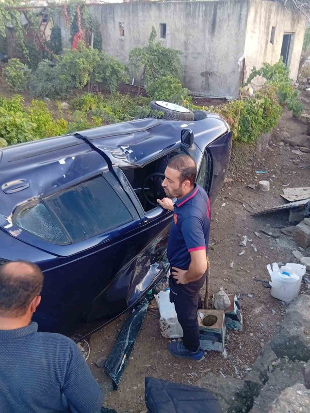 Siirt Kurtalan'da ters dönen otomobilde 4 kişi yaralanarak hastaneye kaldırıldı